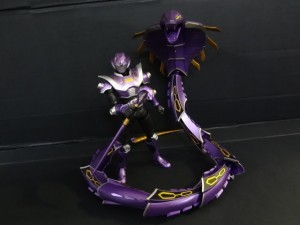 S.H.Figuarts 仮面ライダー王蛇 & ジェノサイダー