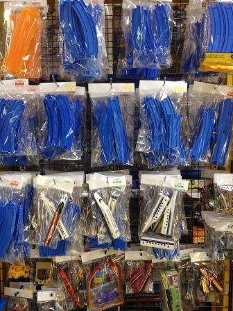 プラレール 大量入荷致しました ゲーム フィギュア トレカ 古着の買取ならお宝創庫