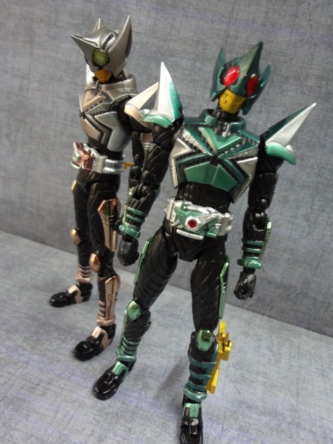 S.H.Figuarts 仮面ライダーキックホッパー＆S.H.Figuarts 仮面ライダーパンチホッパー