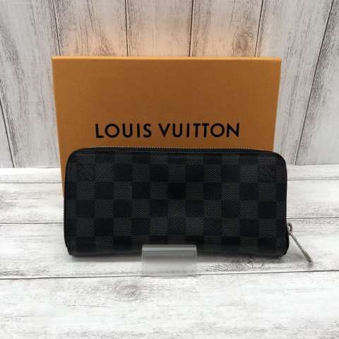 LOUIS VUITTON　ジッピーウォレット・ヴェルティカル　ダミエ・グラフィット　買取しました！