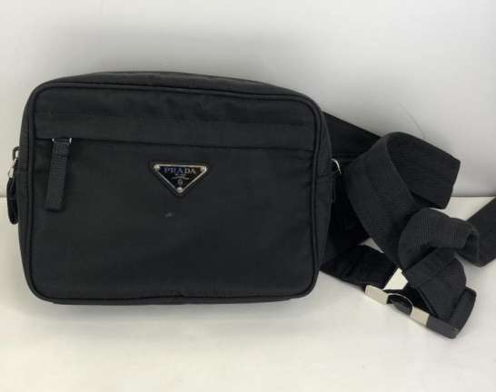 PRADA ナイロンボディバッグ 買取しました！