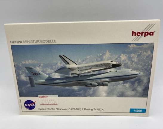 1500 ヘルパ herpa NASA スペースシャトル SPACE SHUTTLE ディスカバリー Discovery (OV-103) & BOEING 747-100SCA　買取しました！