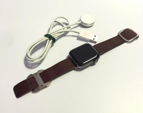 Apple Watch Series 6 40mm GPS+Cellular ステンレス グラファイト レザーバンド　買取しました！