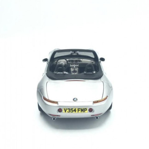 京商 1/18 BMW Z8 ジェームズ・ボンドエディション 1999　買取しました！