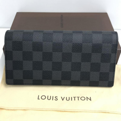 LOUIS VUITTON ルイヴィトン ダミエ・グラフィット ポルトフォイユ・ブラザ　買取しました！