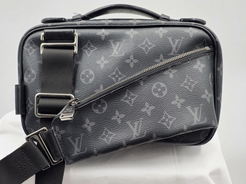 LOUIS VUITTON　モノグラム･エクリプス キャンバス　バムバッグ　買取しました！