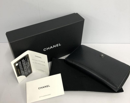 CHANEL シャネル キャビアスキン ラウンドジップ長財布 ブラック　買取しました！