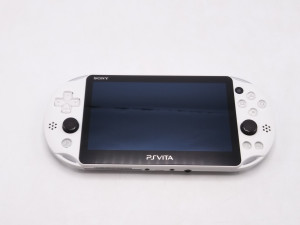 PS Vita PCH-2000 Wi-Fiモデル グレイシャー・ホワイト　本体