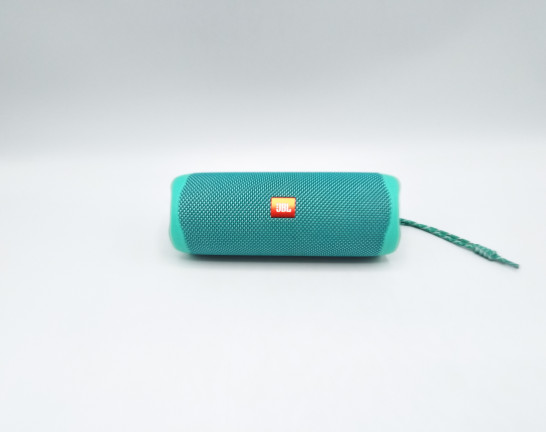 ハーマン JBL FLIP 5 ポータブル ウォータープルーフスピーカー (ティール) [JBLFLIP5TEAL]　買取しました！