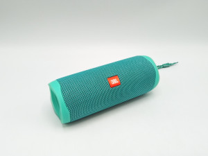 ハーマン JBL FLIP 5 ポータブル ウォータープルーフスピーカー (ティール) [JBLFLIP5TEAL]　買取しました！