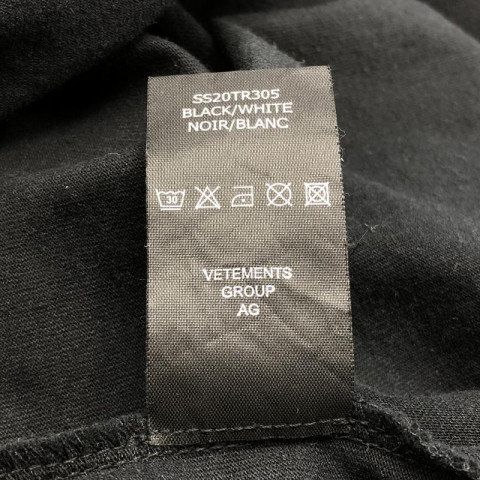 VETEMENTS ヴェトモン 20SS バーコードパッチロゴプリントTシャツ L 黒 買取しました！ | ゲーム・フィギュア・トレカ・古着の