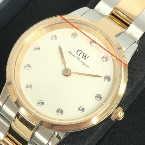 Daniel Wellington ダニエルウエリントン 腕時計 Iconic Link アイコニックリンク オフホワイト文字盤 スワロフスキー　買取しました！