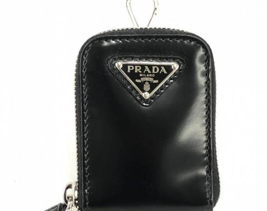 PRADA プラダ ミニポーチ 黒 レザー　買取しました！