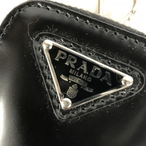 PRADA プラダ ミニポーチ 黒 レザー　買取しました！