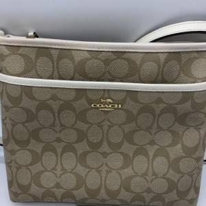 コーチ COACH シグネチャーショルダーバッグ　買取しました！