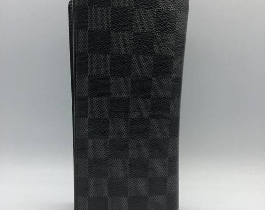 LOUIS VUITTON ルイ・ヴィトン ポルトフォイユ・ブラザ ダミエ グラフィット ブラック　買取しました！