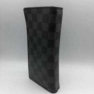 LOUIS VUITTON ルイ・ヴィトン ポルトフォイユ・ブラザ ダミエ グラフィット ブラック　買取しました！