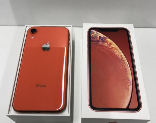 iPhone XR 128GB コーラル　宅配買取しました！