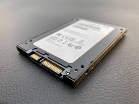 SSD　HDD