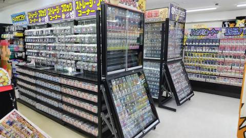 蒲生_売り場_トレカ4
