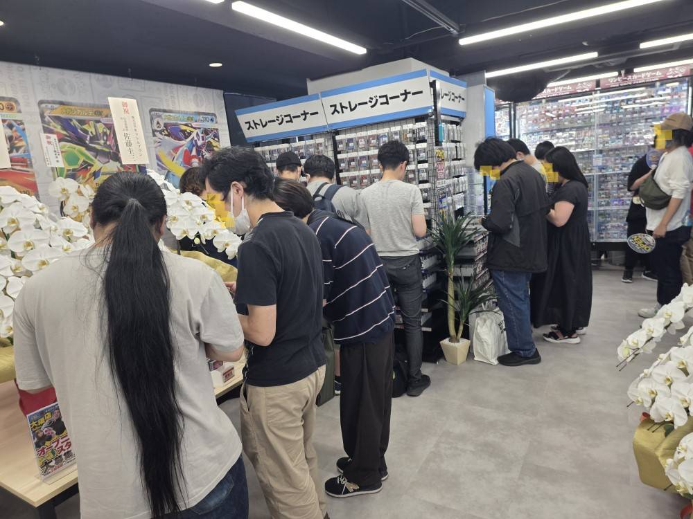 プレイズ大須店 大盛況の様子2