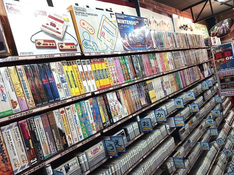 西市店 店内1